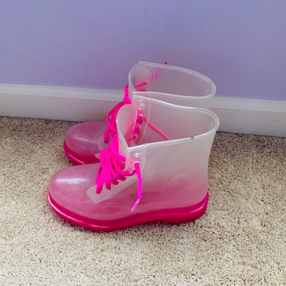 Translucent boots - Picture 2 of 4